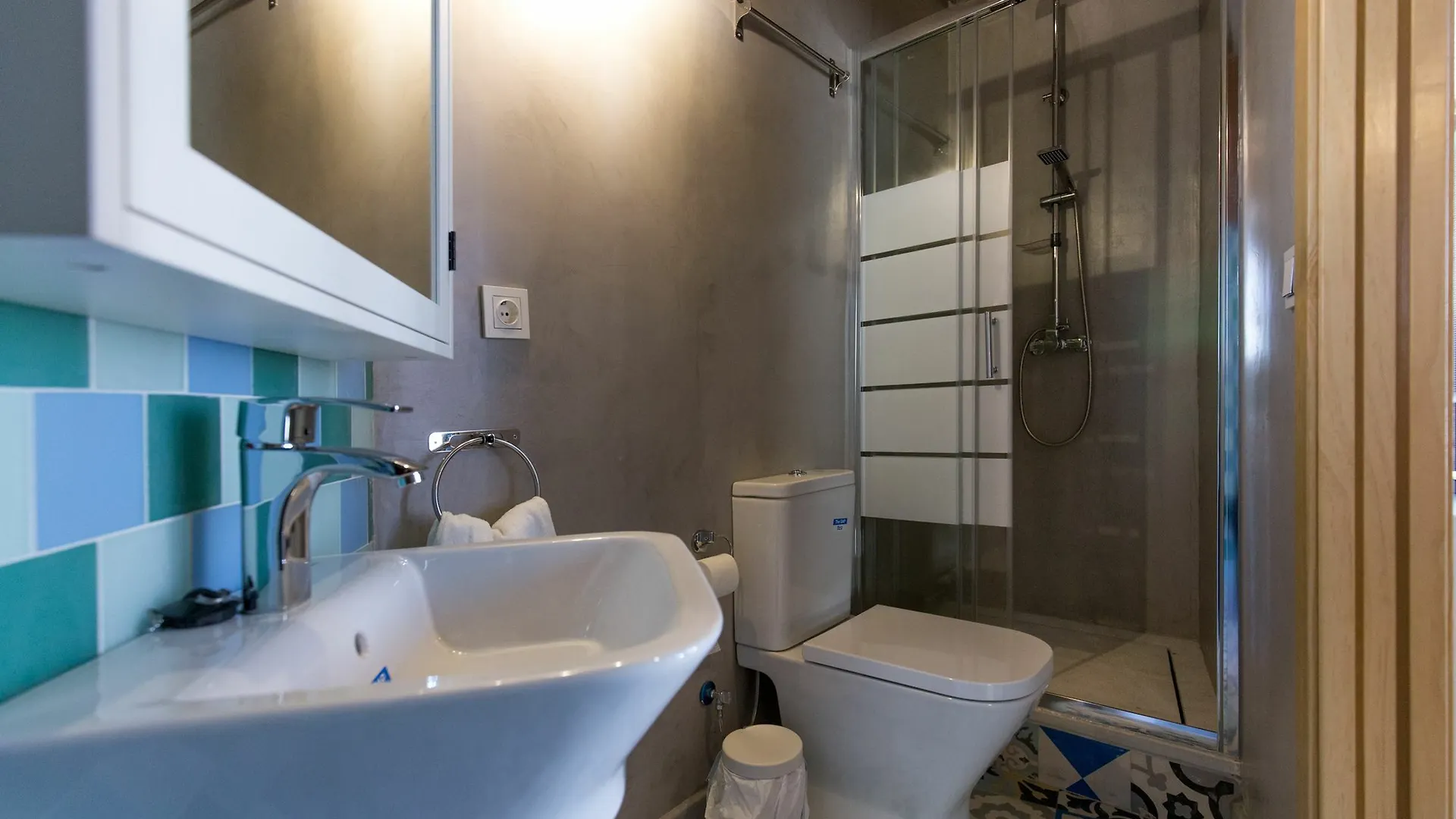 Los Lobos Suites Apartamentos Granada Spain