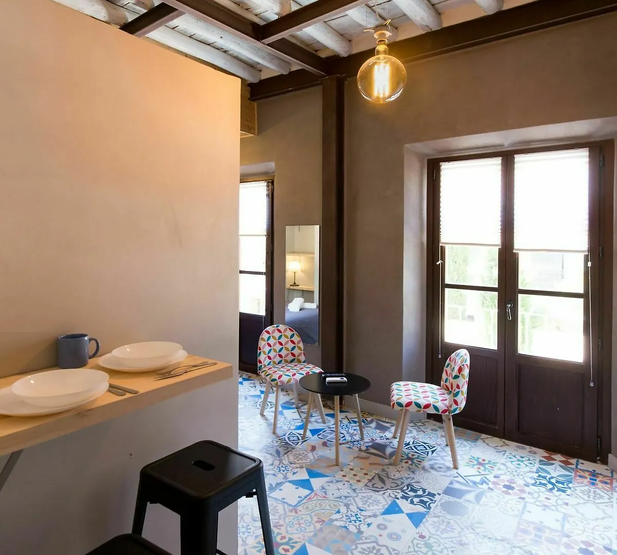 Los Lobos Suites Apartamentos Granada Apartment