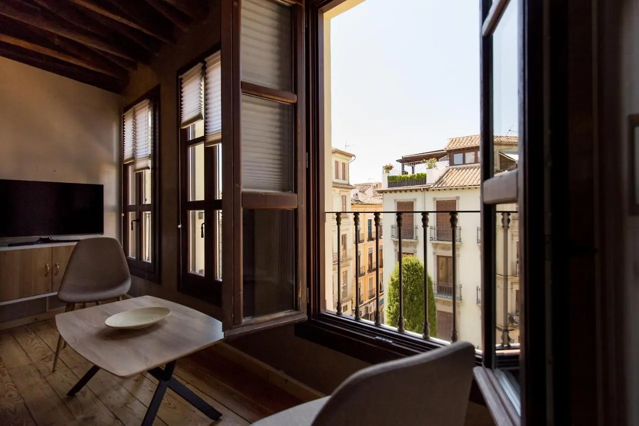 Los Lobos Suites Apartamentos Granada