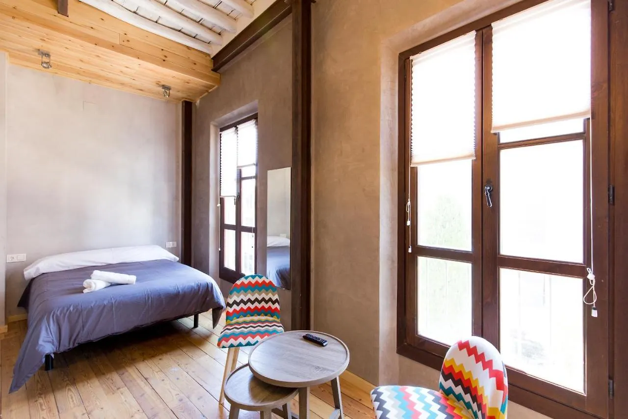 Los Lobos Suites Apartamentos Granada Spain