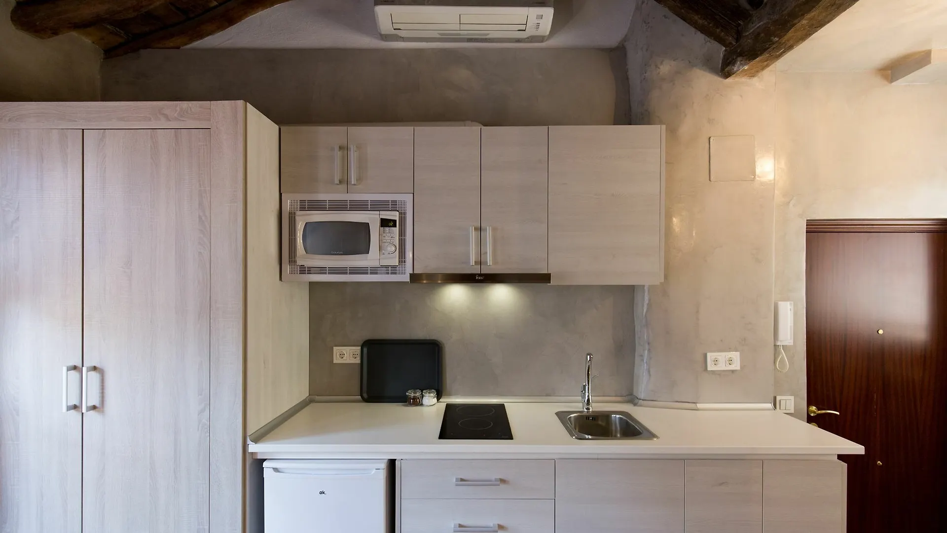 Los Lobos Suites Apartamentos Granada Lägenhet